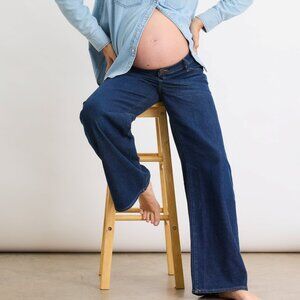 The Relaxed Wide Leg Maternity Jean